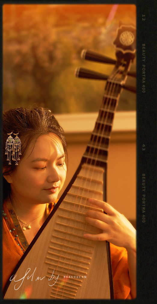 PiLiPaLa Jing playing Traditional Chinese music instrument called Pipa